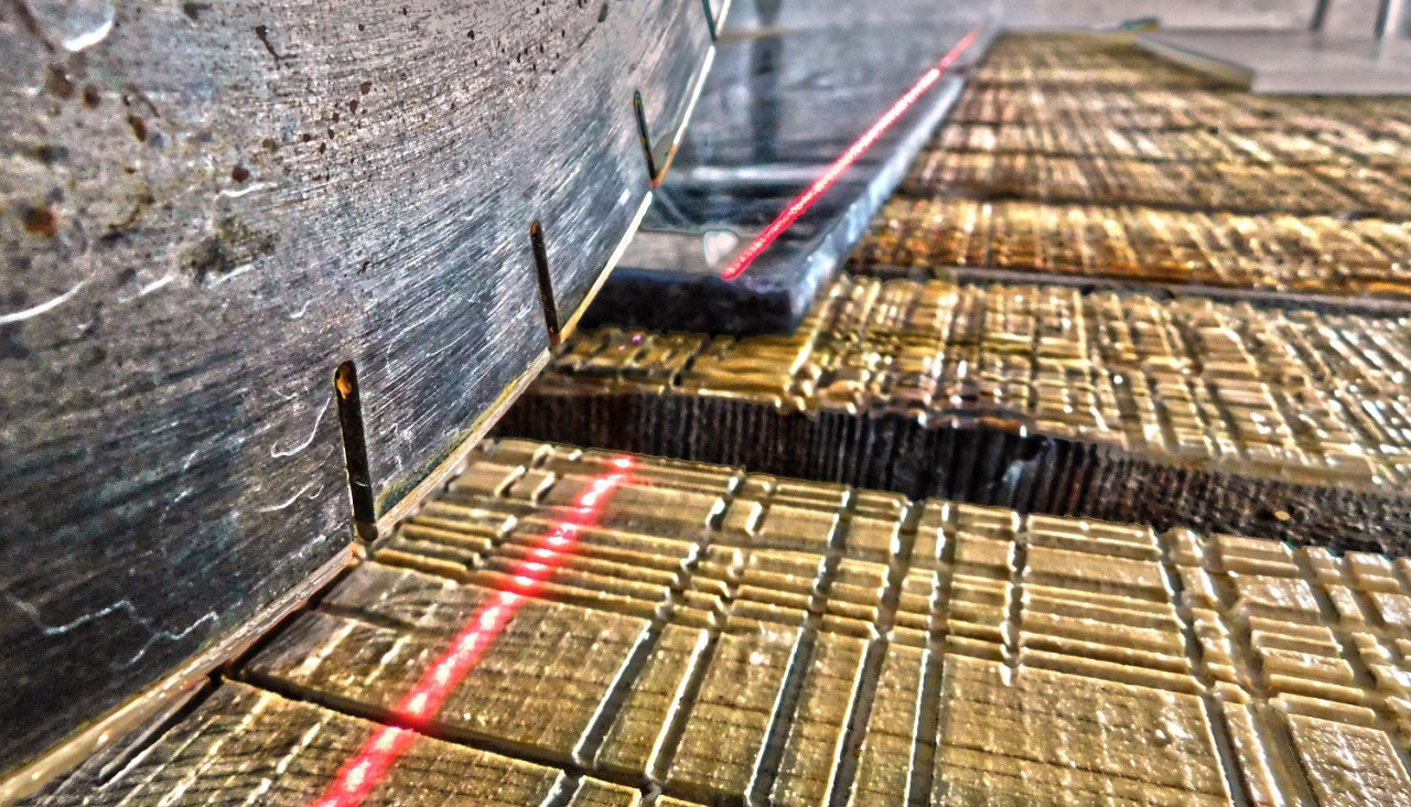 red-laser-line-stone-industry-1280x732.jpg